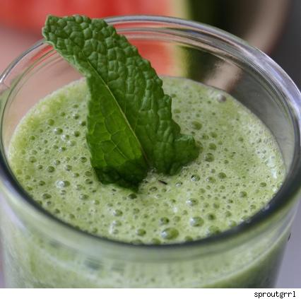 green-smoothie-with-mint-garnish